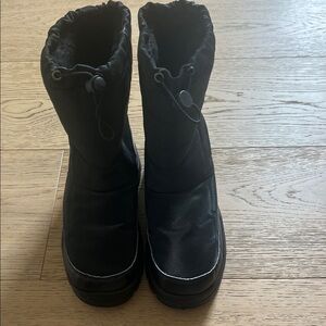 Women's Black Winter Boots